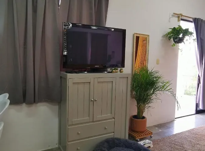 Michelle's Place Guest house 3*